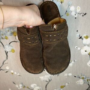 Vintage 2000’s Y2k Brown studded clogs